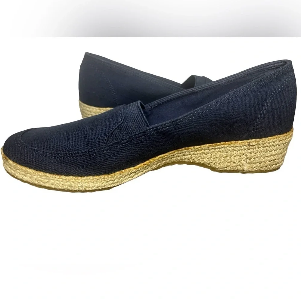 Grasshoppers Quinn slip on Espadrille, EUC navy blue, size 9S